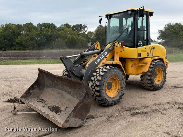 2004 Volvo L30B wheel loader
