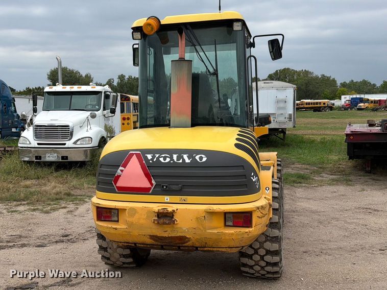 image for item EI7751 2004 Volvo L30B wheel loader
