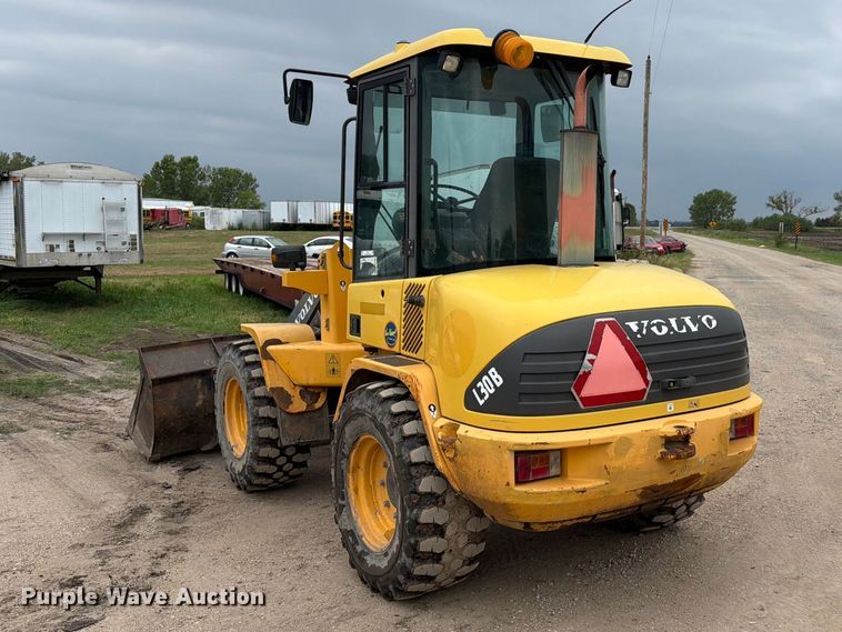 image for item EI7751 2004 Volvo L30B wheel loader