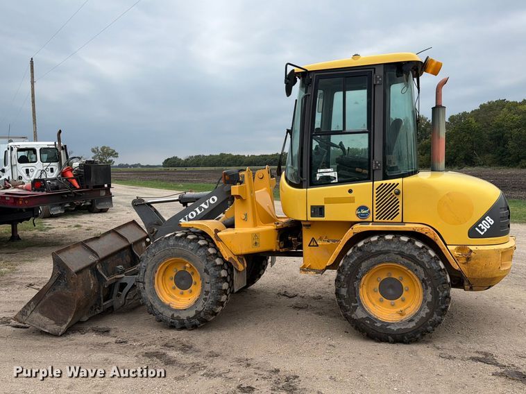 image for item EI7751 2004 Volvo L30B wheel loader