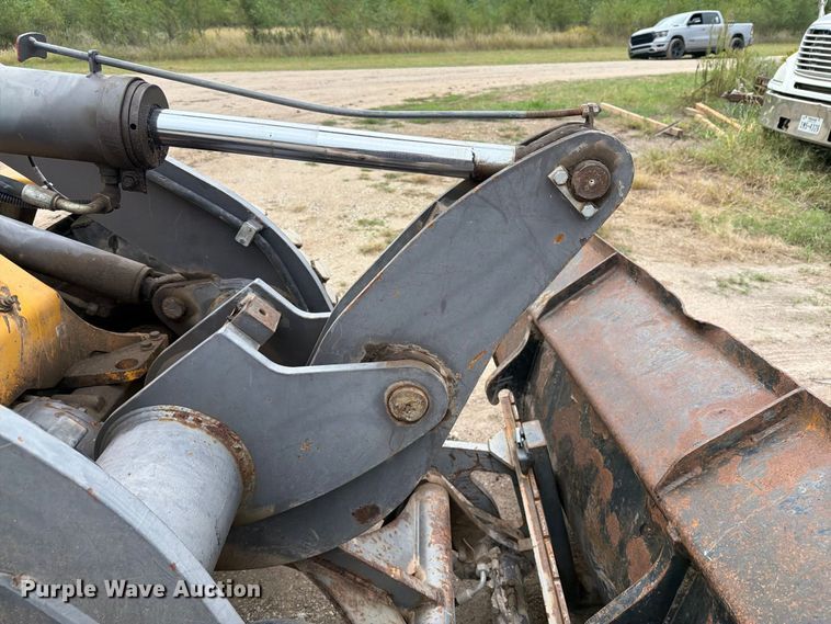 image for item EI7751 2004 Volvo L30B wheel loader