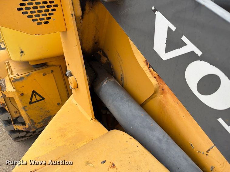 image for item EI7751 2004 Volvo L30B wheel loader