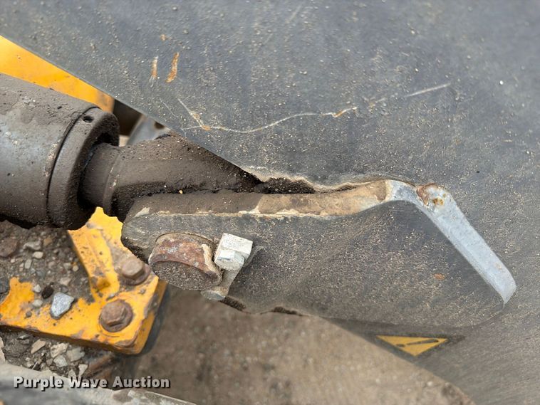 image for item EI7751 2004 Volvo L30B wheel loader