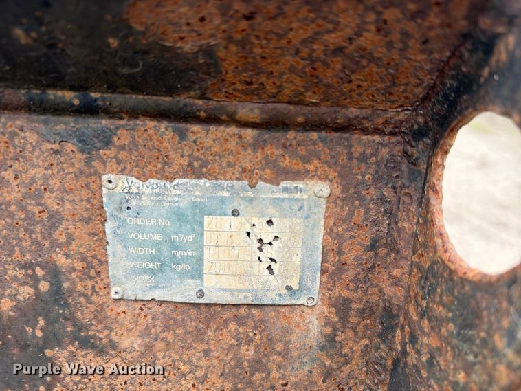 image for item EI7751 2004 Volvo L30B wheel loader