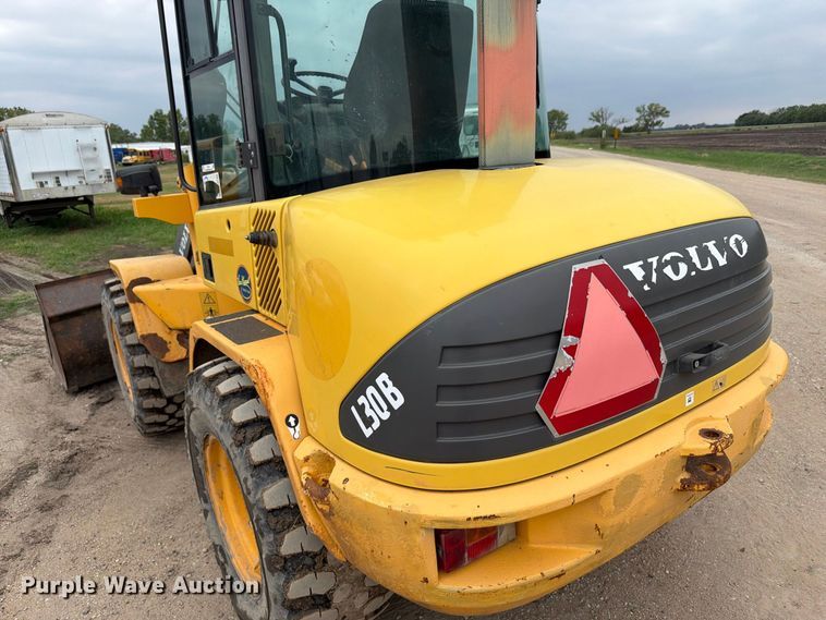 image for item EI7751 2004 Volvo L30B wheel loader