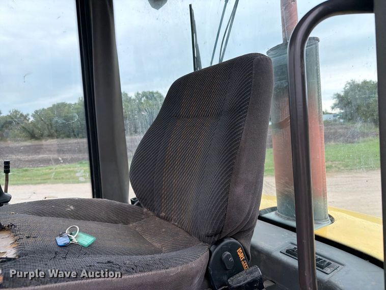 image for item EI7751 2004 Volvo L30B wheel loader