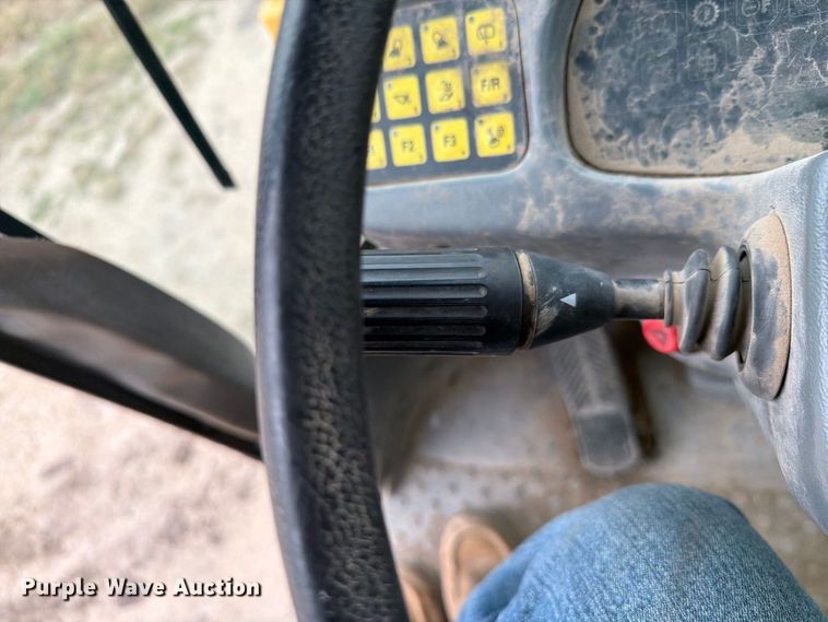 image for item EI7751 2004 Volvo L30B wheel loader