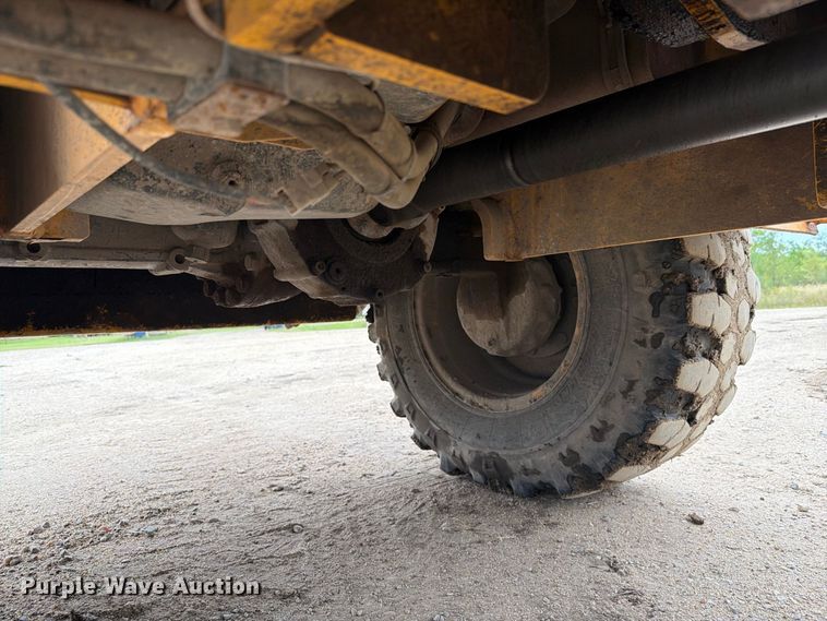 image for item EI7751 2004 Volvo L30B wheel loader