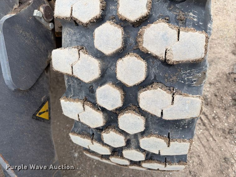 image for item EI7751 2004 Volvo L30B wheel loader