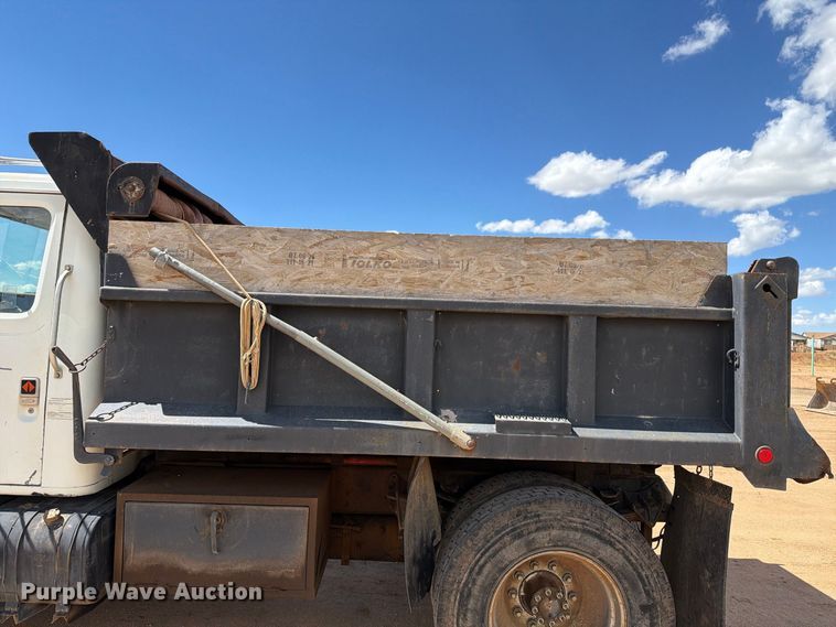 image for item EL2638 1990 International 4900 dump truck