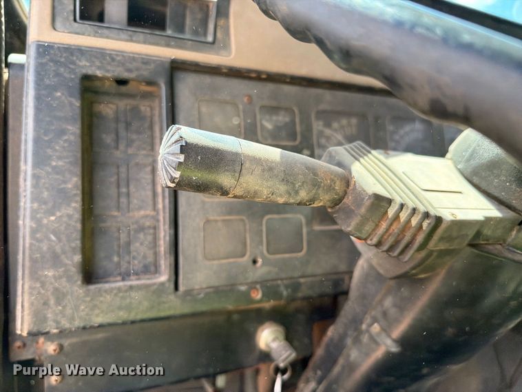 image for item EL2638 1990 International 4900 dump truck