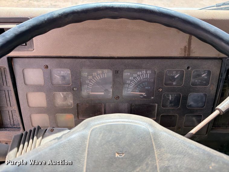 image for item EL2638 1990 International 4900 dump truck