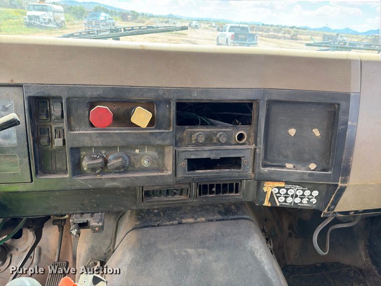 image for item EL2638 1990 International 4900 dump truck