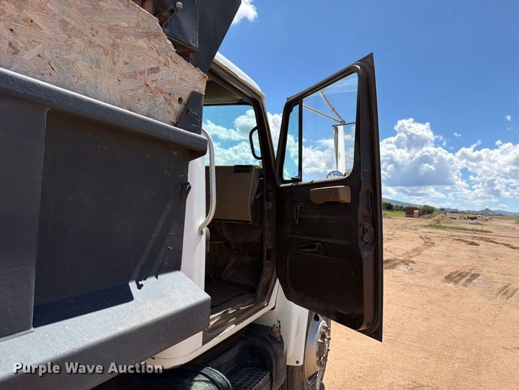 image for item EL2638 1990 International 4900 dump truck