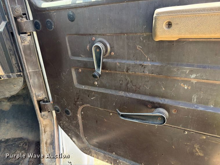 image for item EL2638 1990 International 4900 dump truck