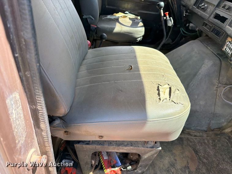 image for item EL2638 1990 International 4900 dump truck