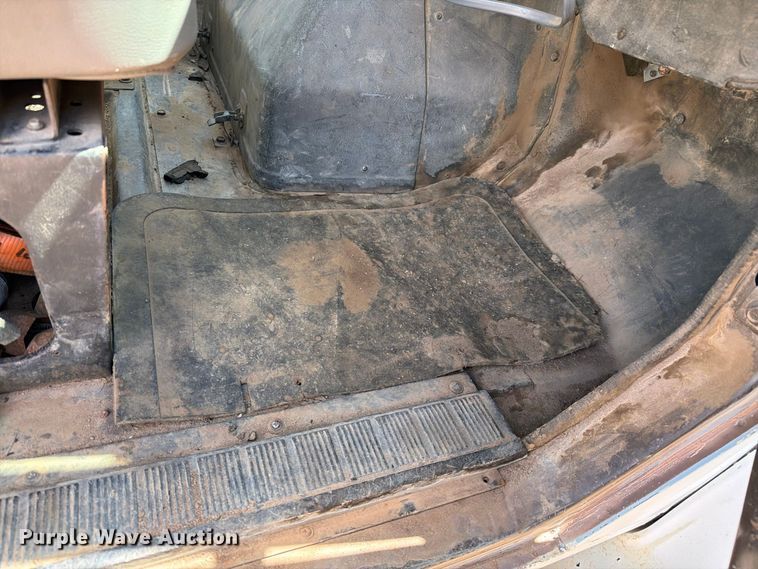 image for item EL2638 1990 International 4900 dump truck