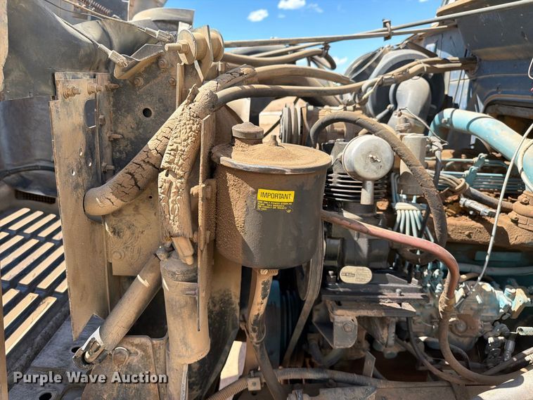 image for item EL2638 1990 International 4900 dump truck
