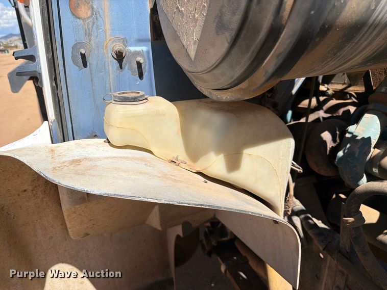 image for item EL2638 1990 International 4900 dump truck