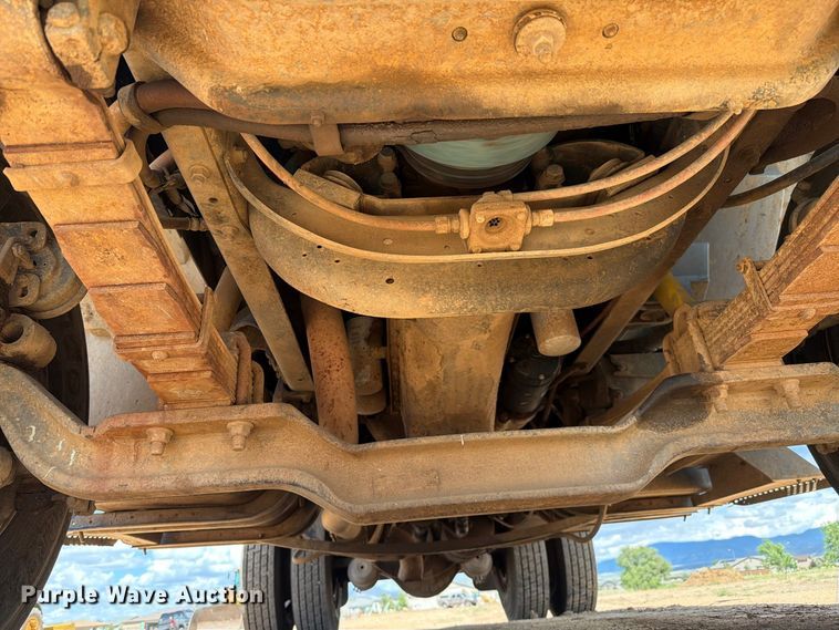 image for item EL2638 1990 International 4900 dump truck