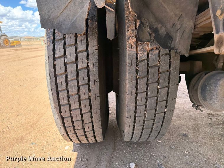 image for item EL2638 1990 International 4900 dump truck