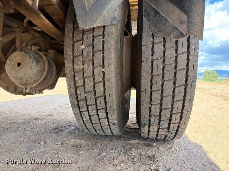 image for item EL2638 1990 International 4900 dump truck