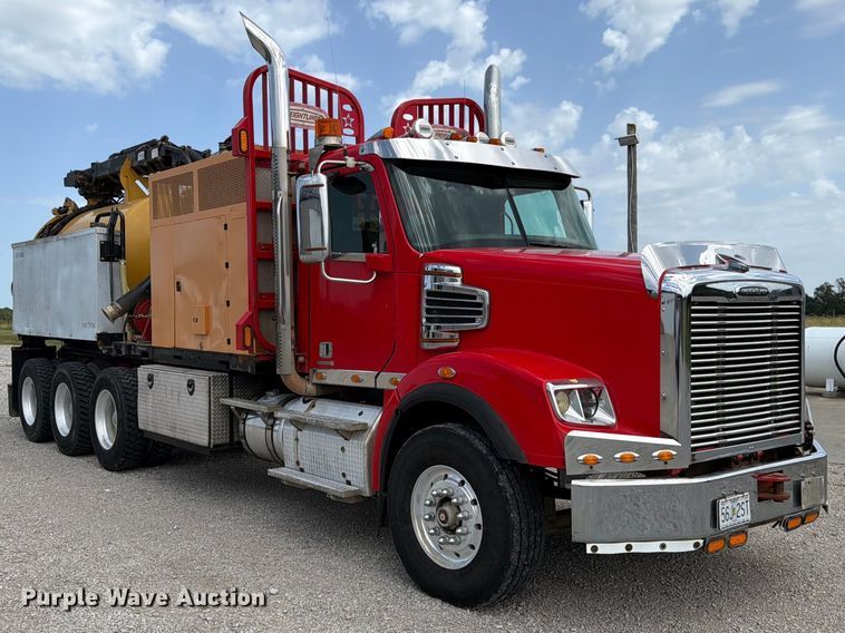 image for item EO8759 2013 Freightliner Coronado hydrovac truck