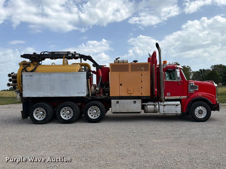image for item EO8759 2013 Freightliner Coronado hydrovac truck