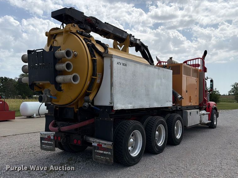 image for item EO8759 2013 Freightliner Coronado hydrovac truck