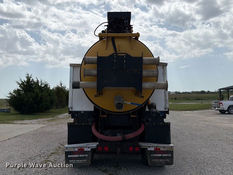 image for item EO8759 2013 Freightliner Coronado hydrovac truck