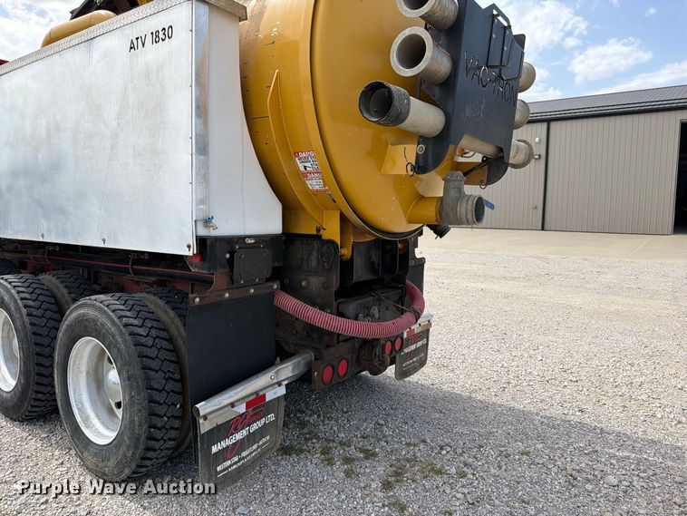 image for item EO8759 2013 Freightliner Coronado hydrovac truck