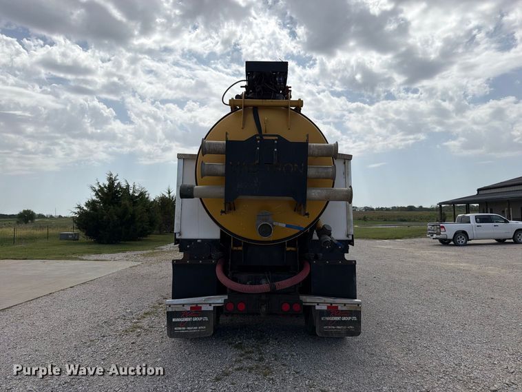 image for item EO8759 2013 Freightliner Coronado hydrovac truck