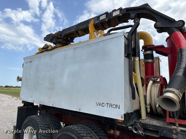 image for item EO8759 2013 Freightliner Coronado hydrovac truck