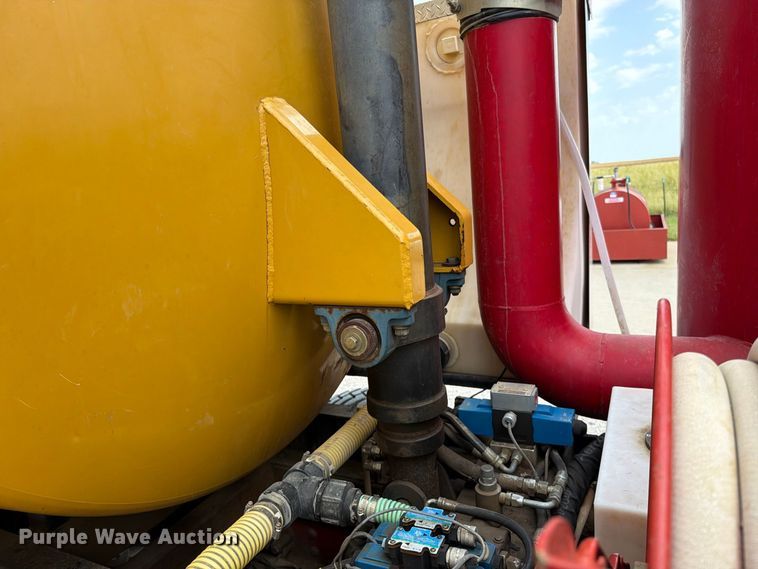 image for item EO8759 2013 Freightliner Coronado hydrovac truck