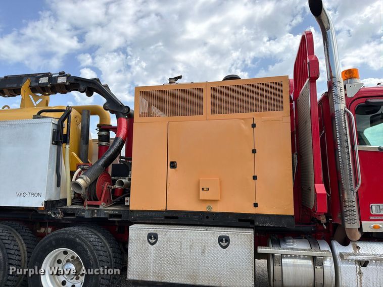 image for item EO8759 2013 Freightliner Coronado hydrovac truck
