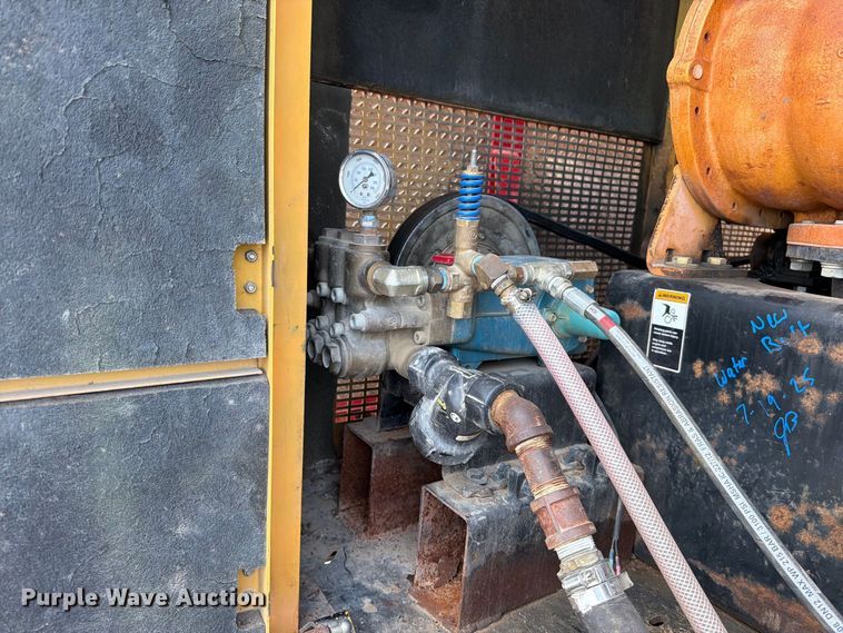 image for item EO8759 2013 Freightliner Coronado hydrovac truck