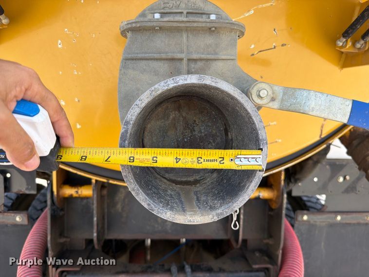 image for item EO8759 2013 Freightliner Coronado hydrovac truck