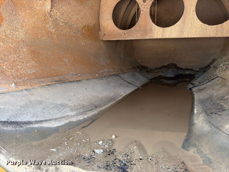 image for item EO8759 2013 Freightliner Coronado hydrovac truck