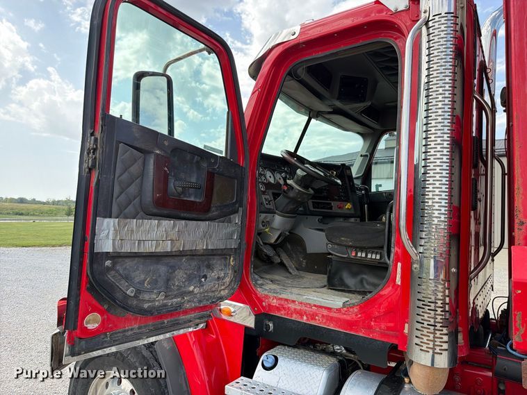 image for item EO8759 2013 Freightliner Coronado hydrovac truck