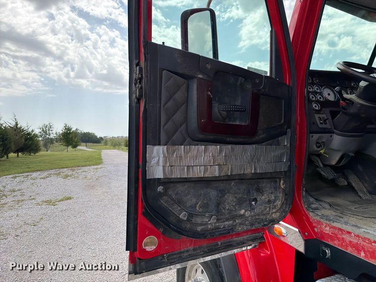 image for item EO8759 2013 Freightliner Coronado hydrovac truck