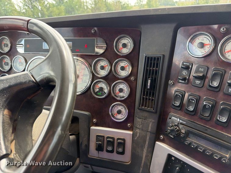 image for item EO8759 2013 Freightliner Coronado hydrovac truck