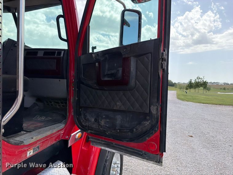image for item EO8759 2013 Freightliner Coronado hydrovac truck