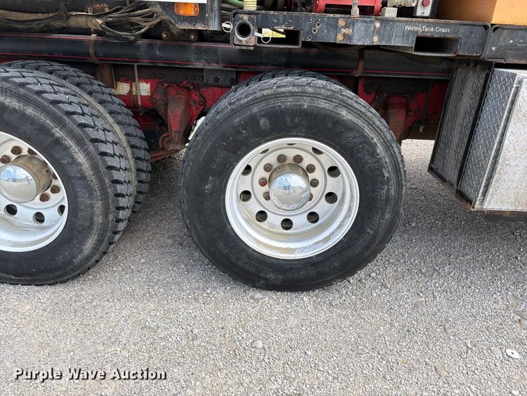 image for item EO8759 2013 Freightliner Coronado hydrovac truck