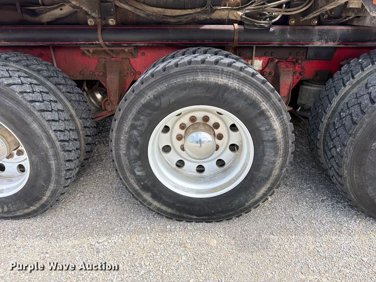 image for item EO8759 2013 Freightliner Coronado hydrovac truck