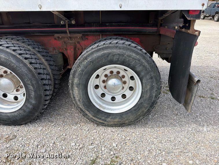 image for item EO8759 2013 Freightliner Coronado hydrovac truck