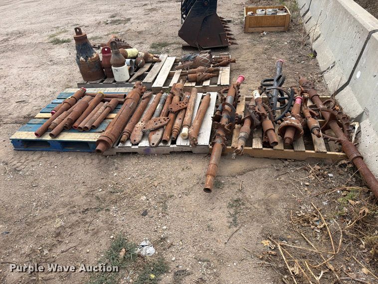 image for item EP7683 (5) pallets of boring attachments