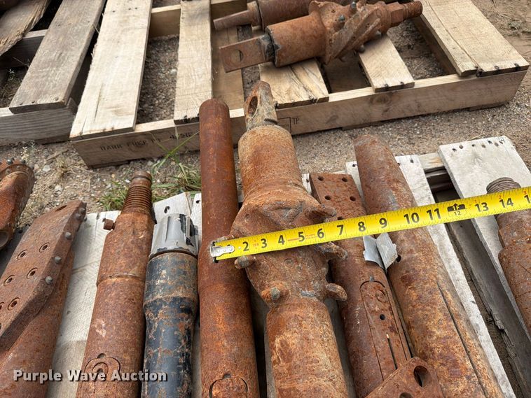 image for item EP7683 (5) pallets of boring attachments
