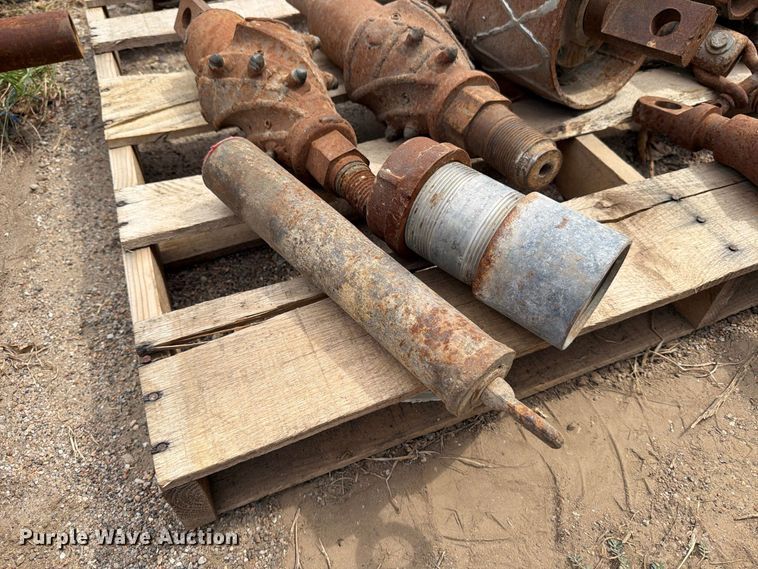 image for item EP7683 (5) pallets of boring attachments