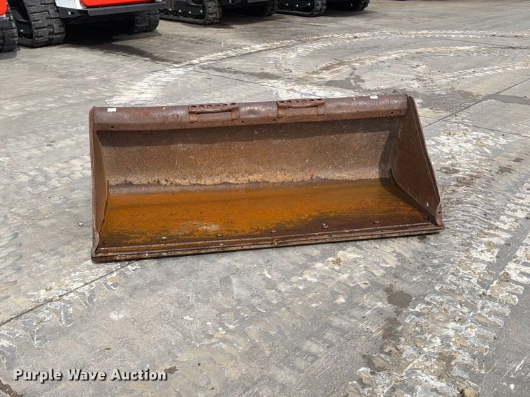 image for item EP7867 Skid steer bucket