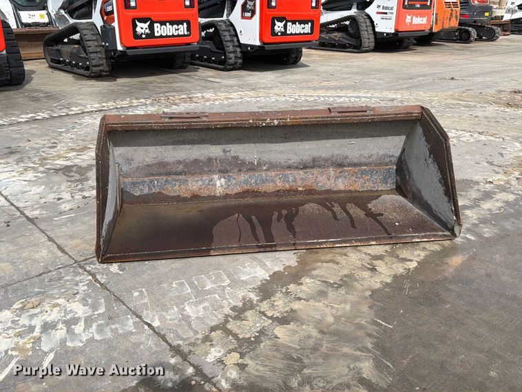 image for item EP7868 Melroe skid steer bucket